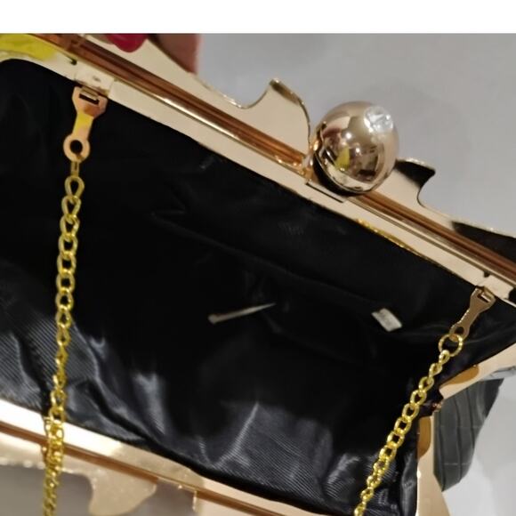 3d Floral Bead design special occasion handbag - Picture 4 of 10